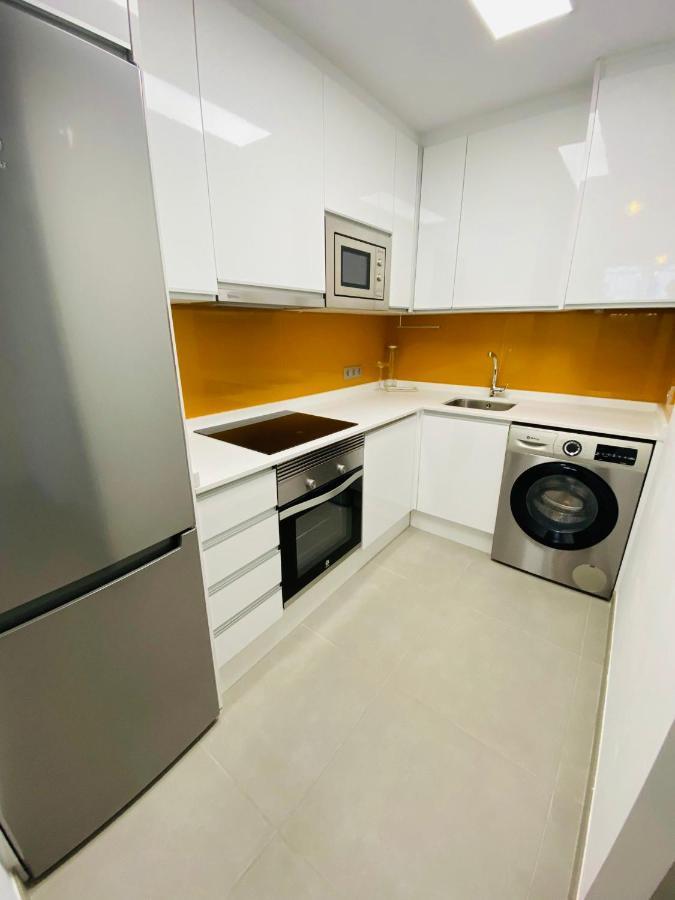 Bonito Apartamento De 2 Habitaciones Con Terraza Малага Екстериор снимка