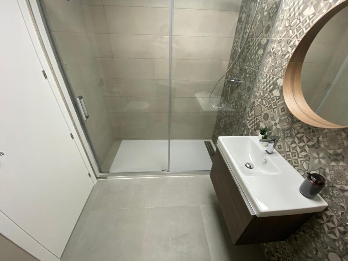 Bonito Apartamento De 2 Habitaciones Con Terraza Малага Екстериор снимка